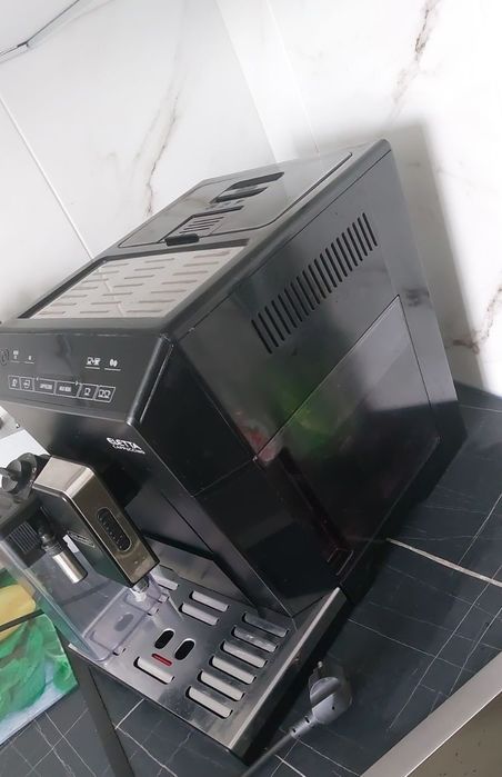 Продам Срочно  кофемашину !!!