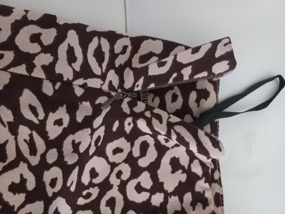 Saia comprida ,tecido que  não  amarrora. ( Sx) 34.