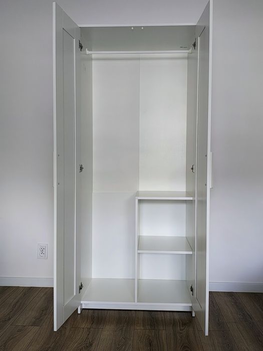 Szafa ubraniowa Ikea Brimnes, kolor biały - stan bardzo dobry.