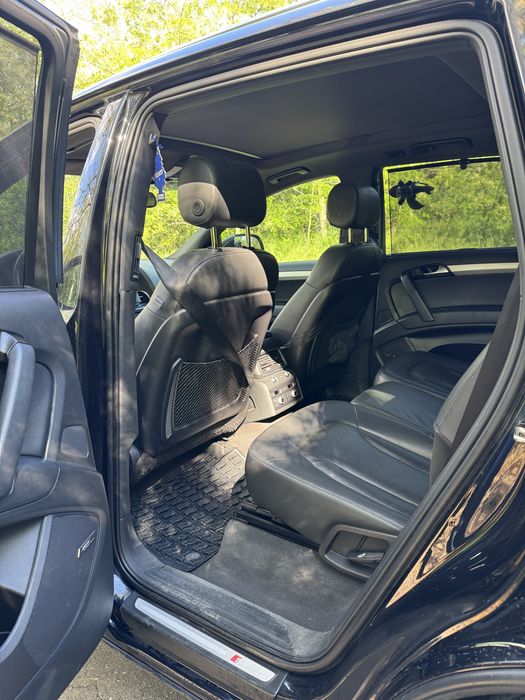 Audi q7 3.0 tdi 2012. 183км