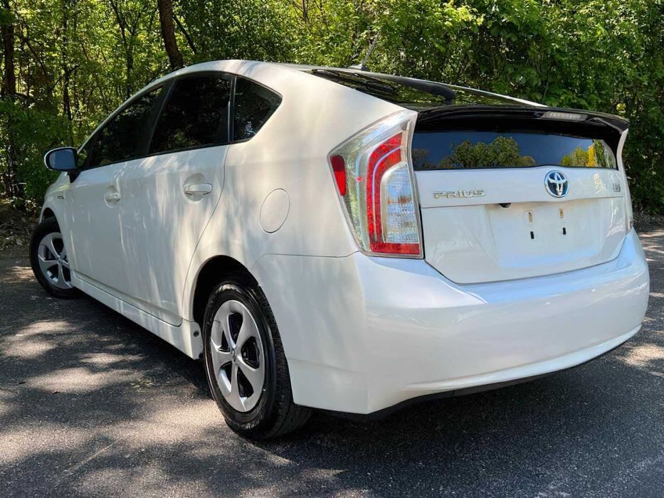 Toyota Prius Four      2015