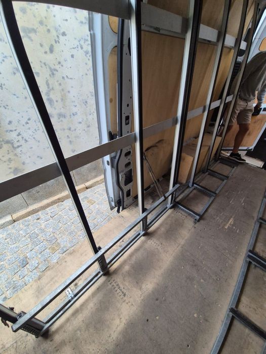 Cavalete porta-vidros de ALUMÍNIO p/ transporte no interior do veículo