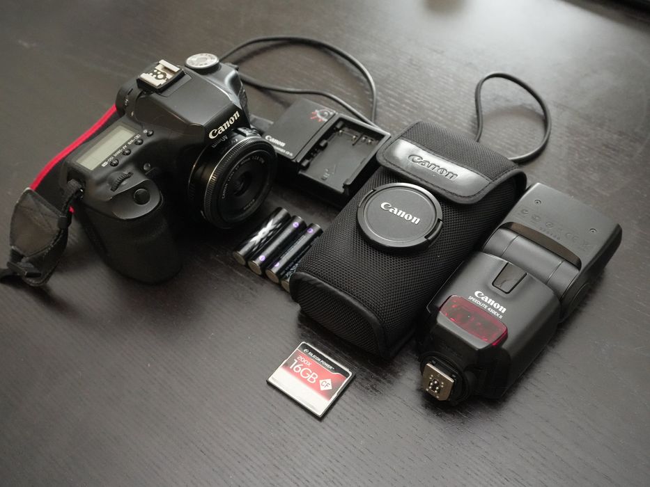 Canon 50D z obiektywem 40 mm + akcesoria