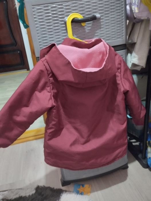 Куртка на дівчинку