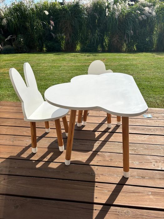 Stolik chmurka i krzesla chmurka i zajaczek