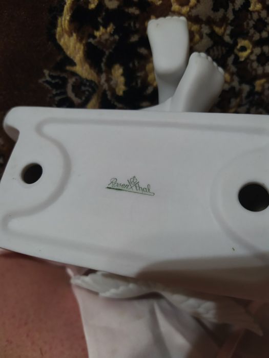 Фарфоровая статуэтка