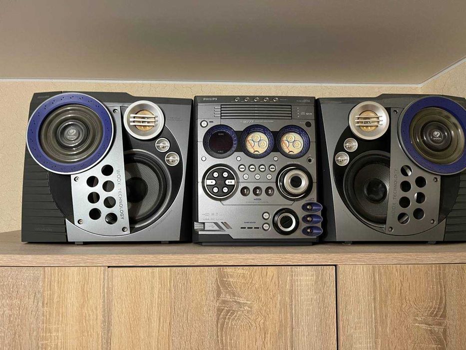 Музичний центр Philips FW M777