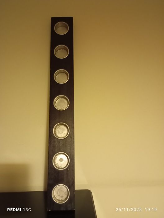 Suporte para velas em madeira
