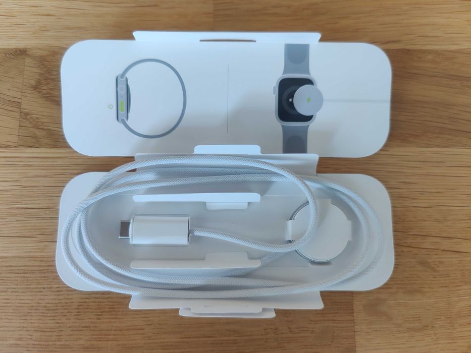 Apple Watch 9 41/Midnight Aluminum/Midnight Sport Band S/M LTE