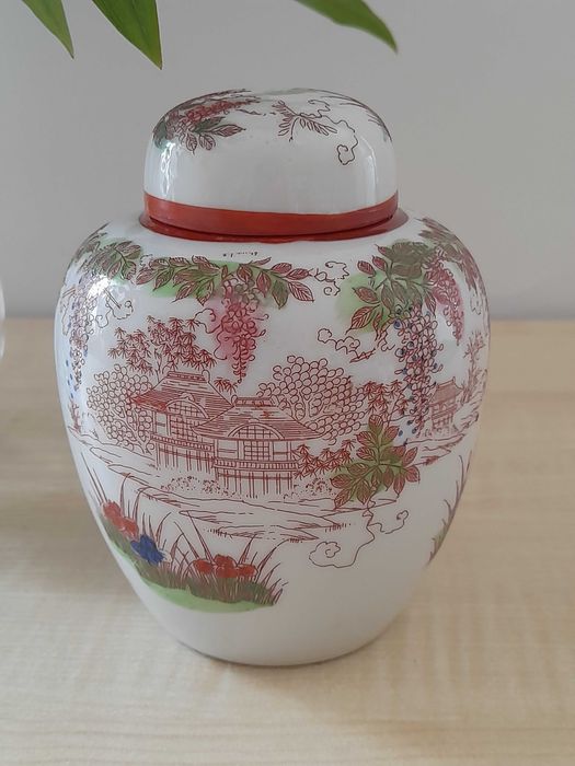 Japoński porcelanowy pojemnik na herbatę-zioła