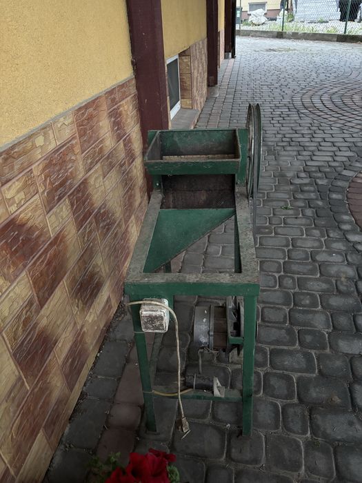 Maszyna do obierania bobu