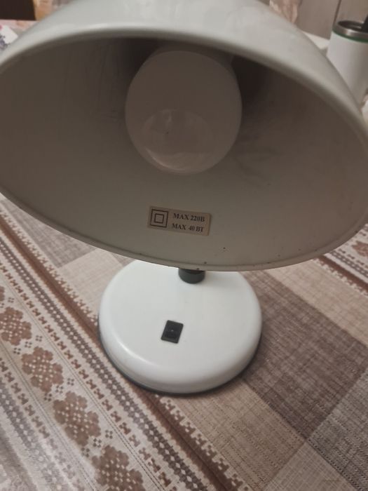 Настольная лампа б/у