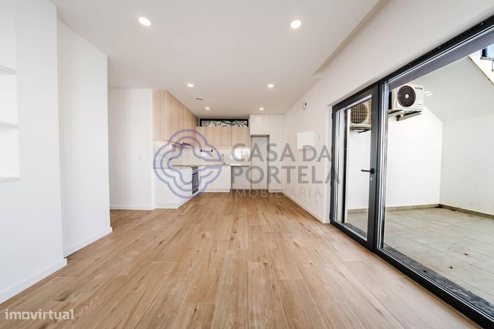 Apartamento T3 com Logradouro e Garagem | Construção 2024 | Torres Ved