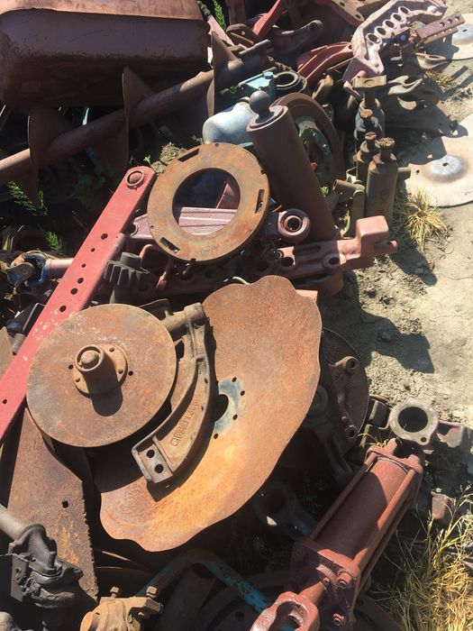 Продам трикутник новий 80-90р та запчастини до різних тракторів.