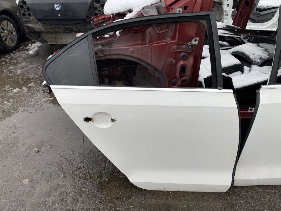 Задняя дверь Volkswagen Jetta 6 2010-2018 год