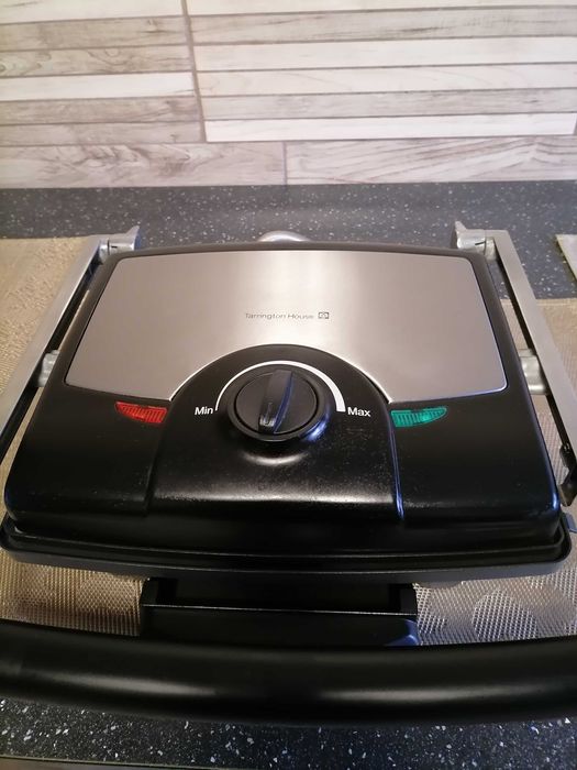 Gril  opiekacz elektryczny