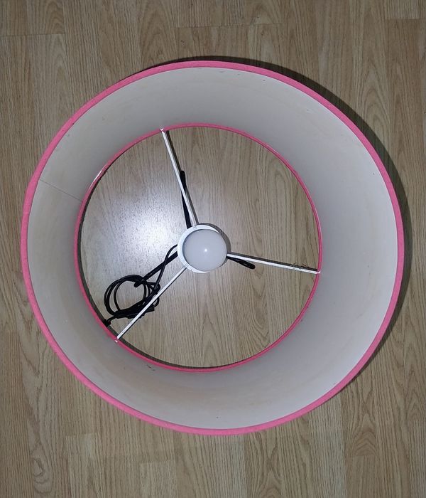 Candeeiro de mesa em óptimo estado. 60x30cm