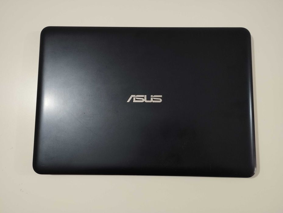 Portátil Asus E402W