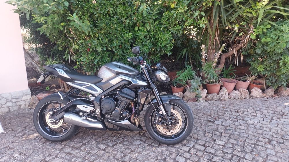 Triumph street triple 765 R