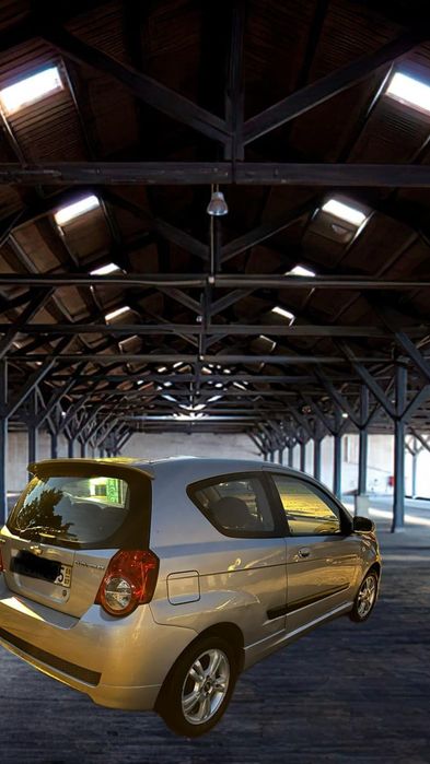 Para peças Chevrolet Aveo ano2009 Boa mecânica  e todas as peças dispo