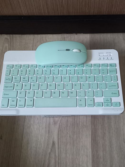 Безпроводная блютуз клавиатура + мышка.