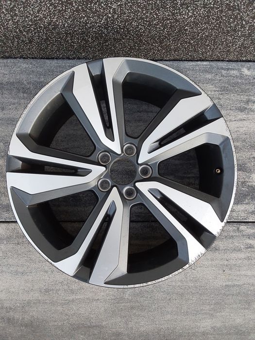 Felga Volvo V60 ll 2 XC70 R-Design 8×19 ET55 5×108 31680201
