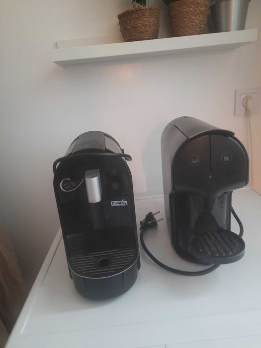 Maquinas de café usadas a funcionar bem