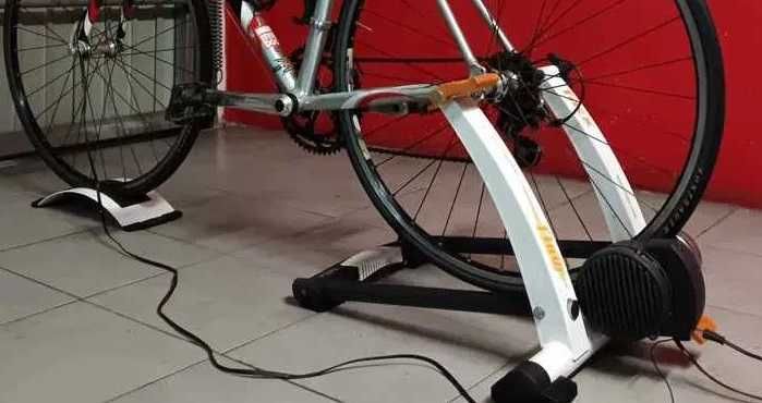 Rolo Treino bicicleta Tacx Flow Smart