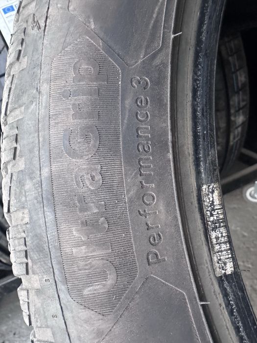 Зимові шини Goodyear Ultra Grip performance 3  255/45/r19 104v