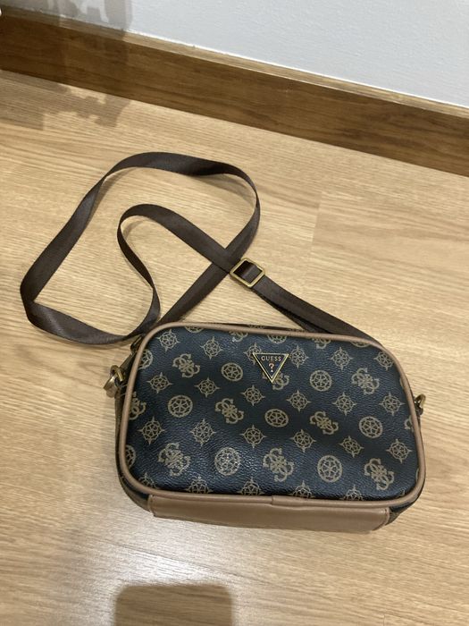 Mala tiracolo guess em bom estado
