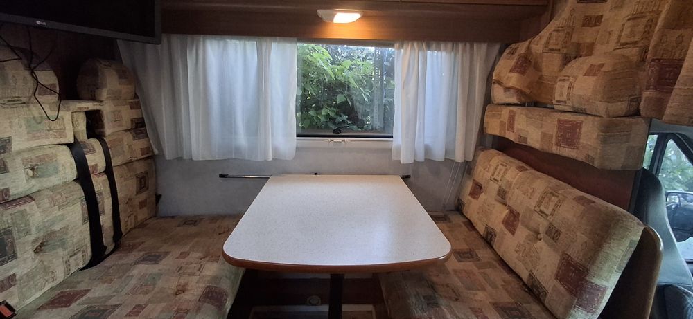 Autocaravana Rimor Transit 2.0 l // 115 ch // 6 pessoas