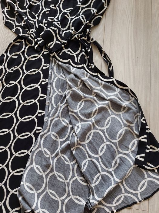 Elegancka sukienka koszulowa maxi midi w geometryczny wzór M