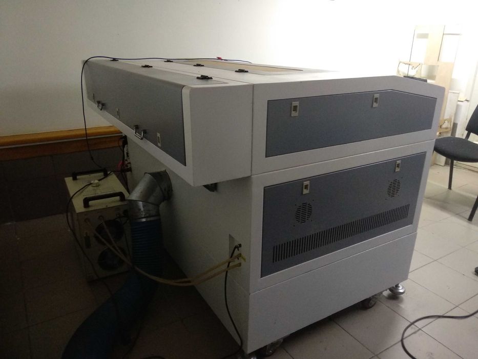 Лазерний гравер верстат по дереву СО2 Reci Ruida 130-150W CW 5200