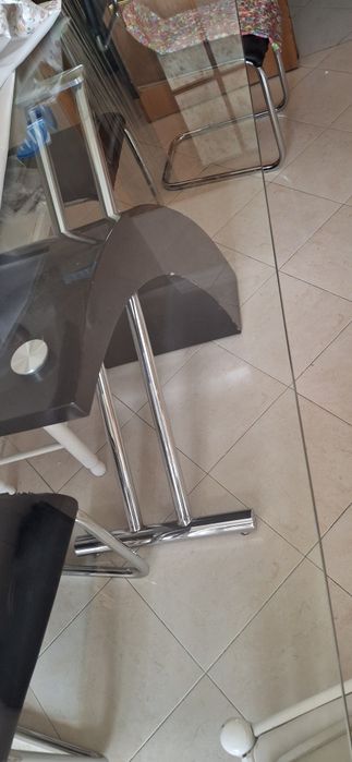 Mesa em vidro retangular