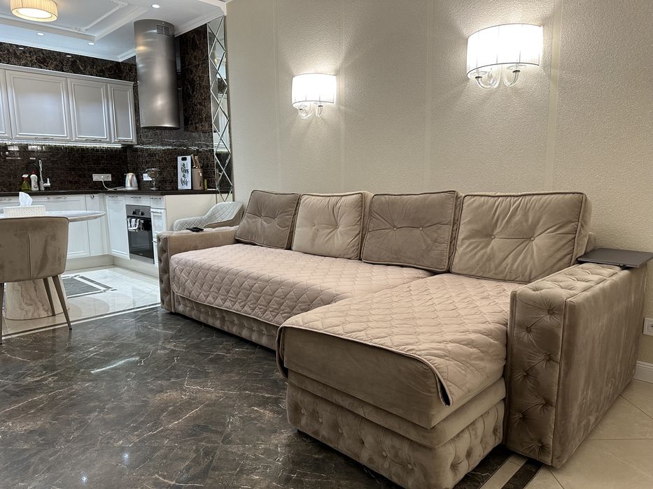 2 поверх!!!Довгострокова оренда 3- кімн квартири у центрі.