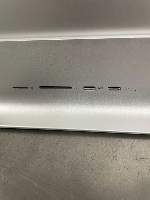 Mac mini APPLE M2 8 GB RAM 256 GB SSD com Dock 5 em 1