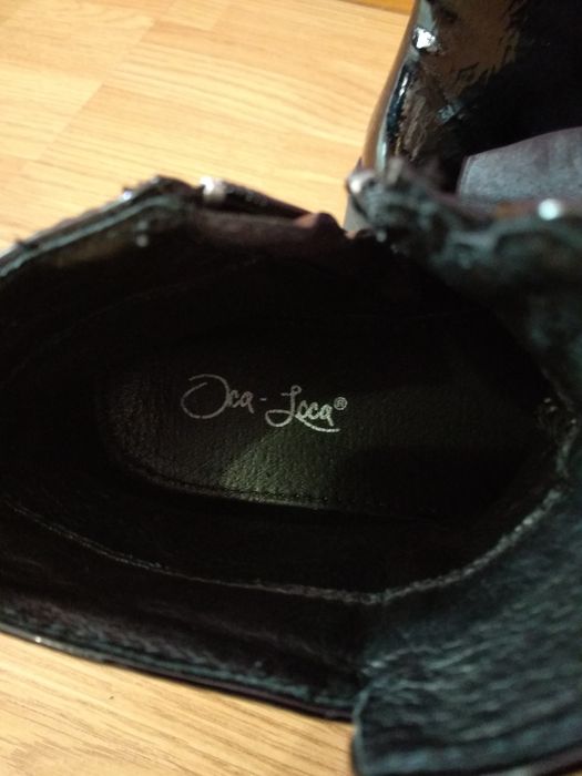 Botas de menina em verniz