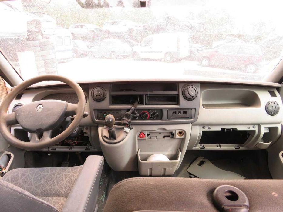 Renault Master 2.5DCi - Peças Usadas