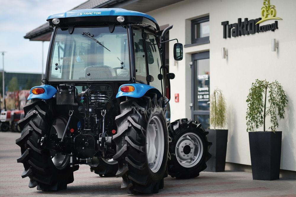 Ciągnik LS Tractor XU6168 MEC 4x4 - 68 KM z kabiną - ciągnik z gwarancją 5 lat