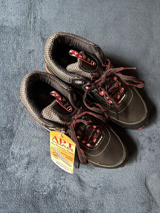 Botas de segurança biqueira de aço. Novas.