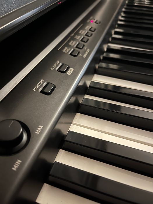 Piano Casio CDP 100  + Móvel