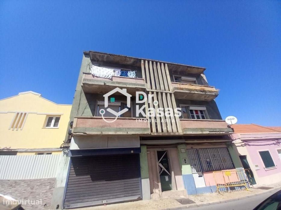 Apartamento T1 com varanda na Baixa da Banheira