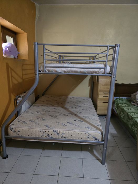 Vendo beliche  com colchão