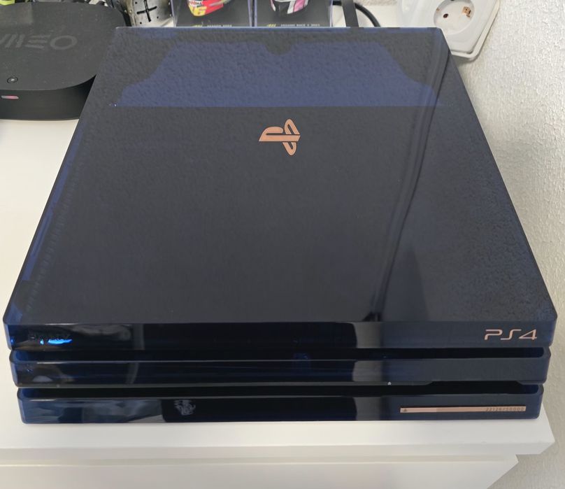 Playstation 4 pro versão 500 Million