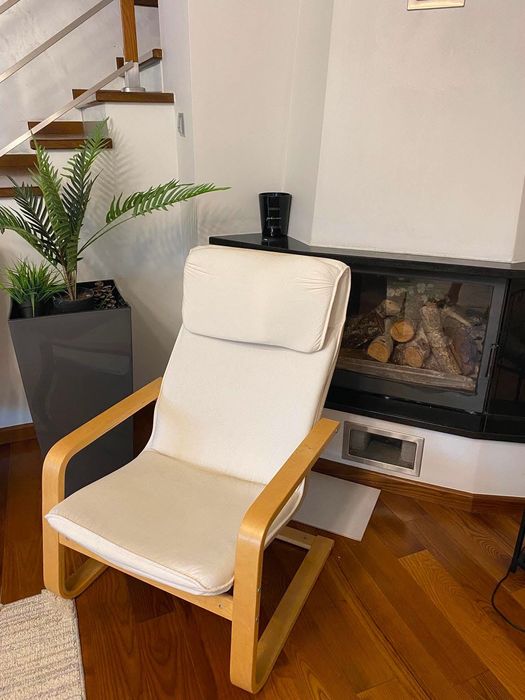 Beżowy fotel IKEA