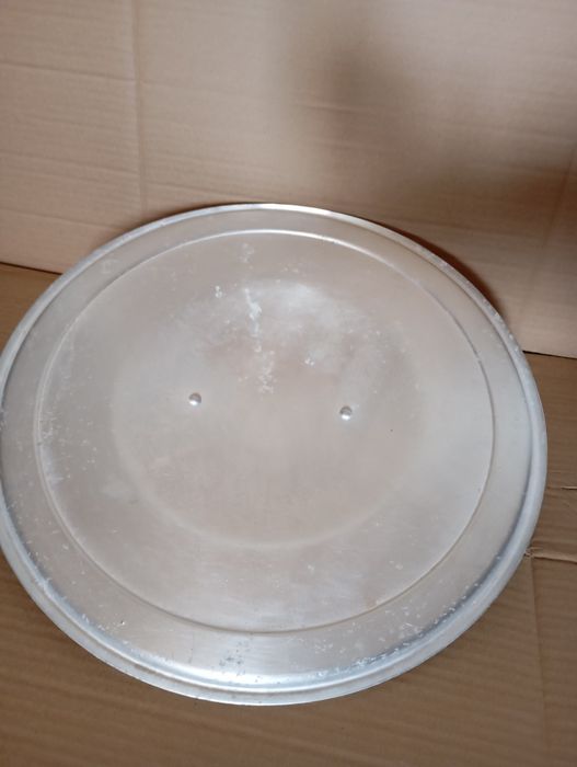 Продам кришку до каструлі 40л  алюмінієва ще колишня