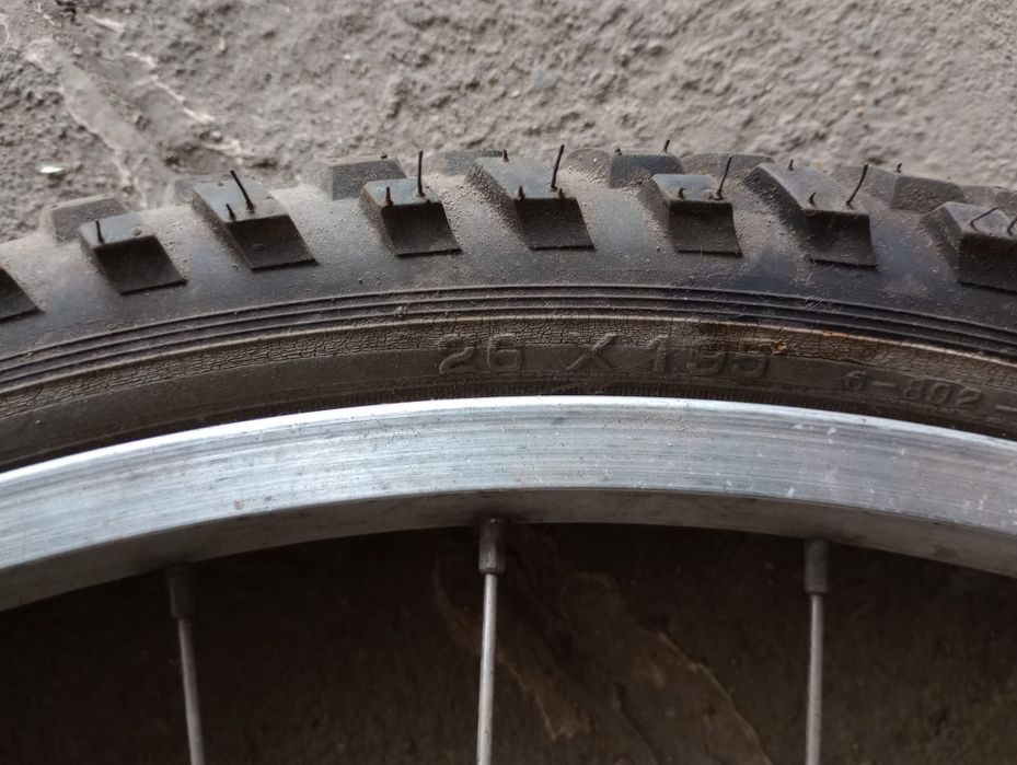 Koło z oponą do roweru