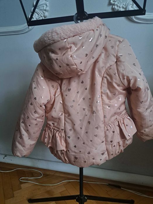 Зимова куртка для дівчинки 4 років