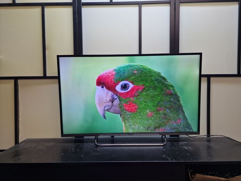 Panasonic 42cali SMART WI-FI telewizor