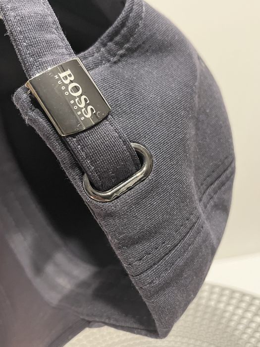 Czapka z daszkiem granatowa Boss